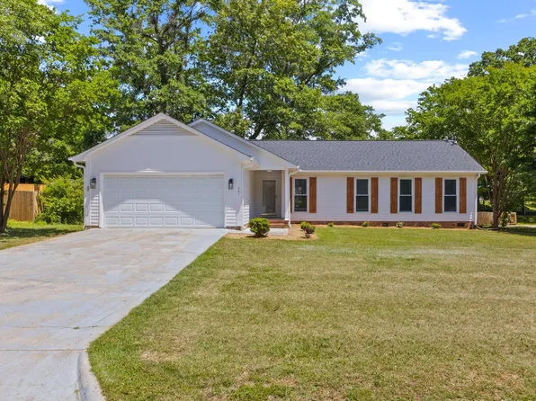401 Belcross Dr, Simpsonville, SC 29681