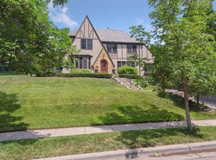 4704 Sunnyside Rd, Edina, MN 55424