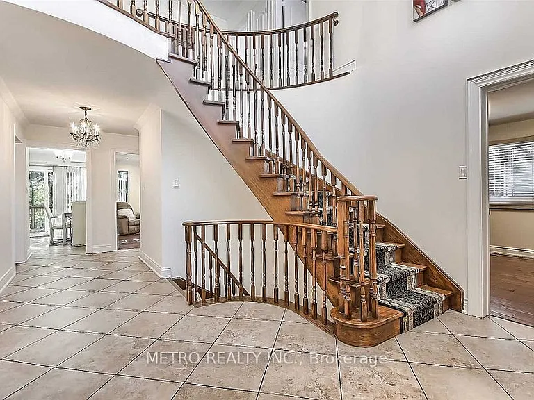17 Twin Circle Ct #ENTIRE — Photo 4