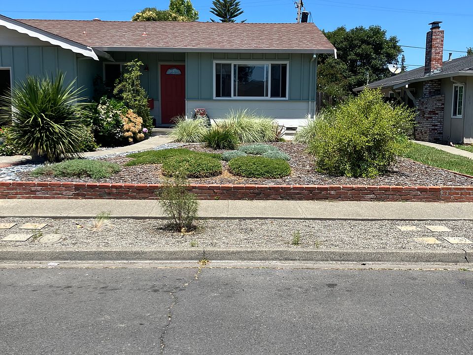 1st image of 1742 Sequoia St