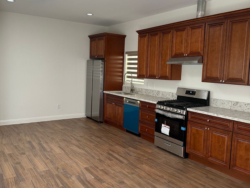 Skylights in your kitchen / living area.
All new appliances . Large new Refrigerator