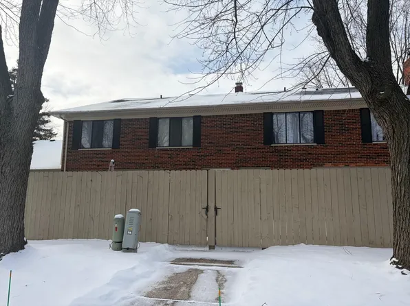 42499 Eldon Cir, Clinton Township, MI 48038