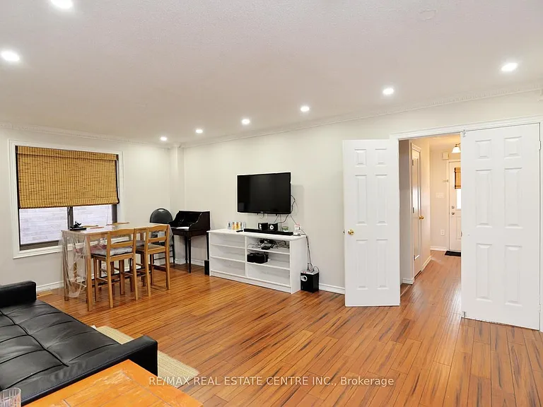 10 Sheldon Dr — Photo 15