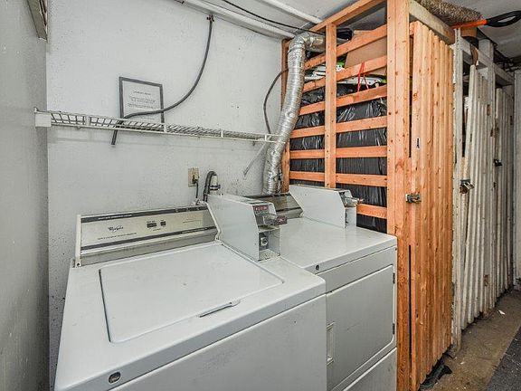5th image of 309 W Poplar St #A