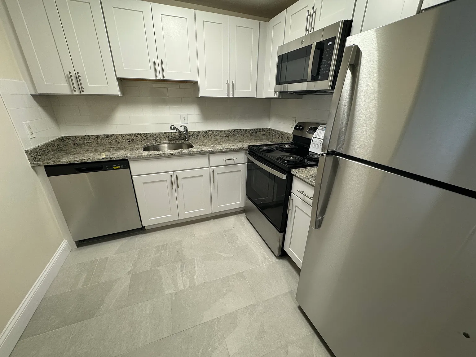 1 bed, $2,100 — Photo 3
