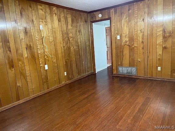 4th image of 2300 Wentworth Dr