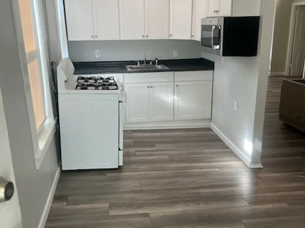 590-592 S 1st St #3, New Bedford, MA 02740