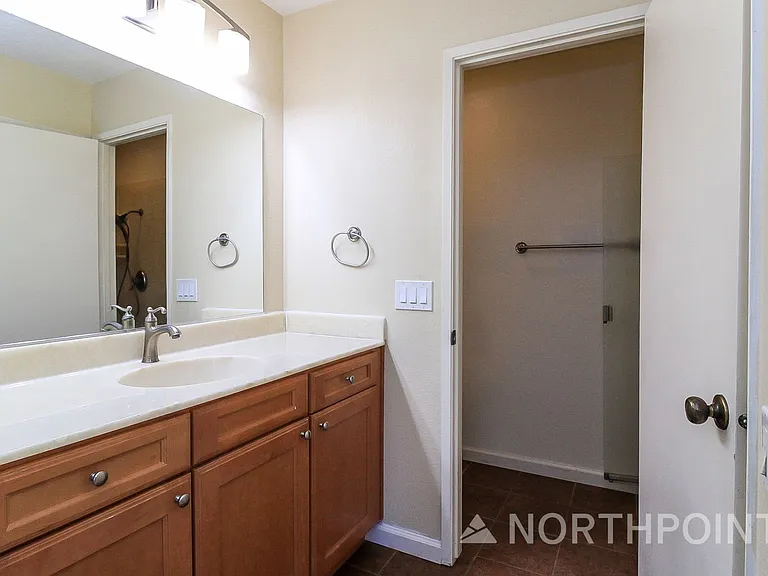 608 Woodside Sierra #2 — Photo 9