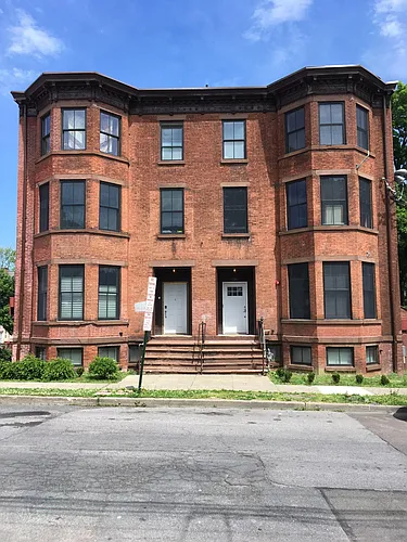120 Johnston St #8 Photo 1