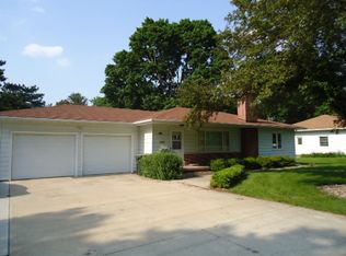 1022 W Ridgeway Ave, Waterloo, IA 50701