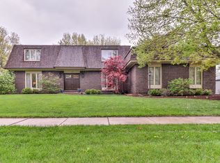309 E Sherwin Dr, Urbana, IL