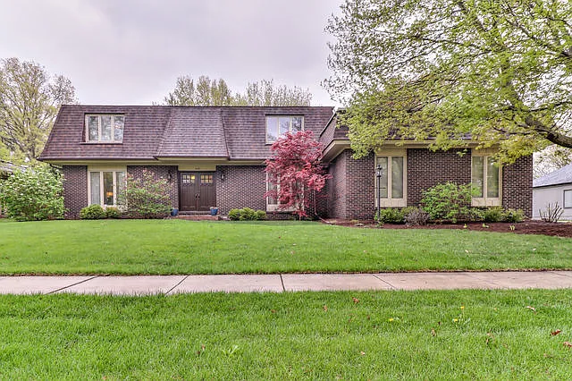 309 E Sherwin Dr photo 1