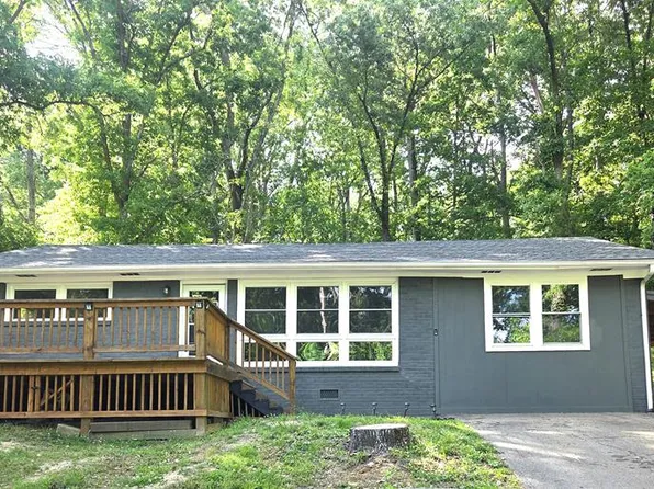 1020 Cowan St, Paris, TN 38242