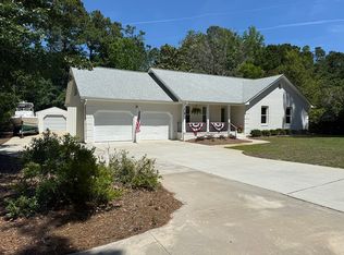 709 Sawgrass Rd, Hampstead, NC 28443