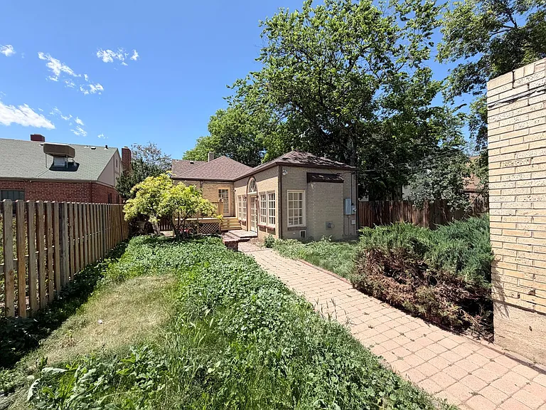 340 S Franklin St — Photo 29