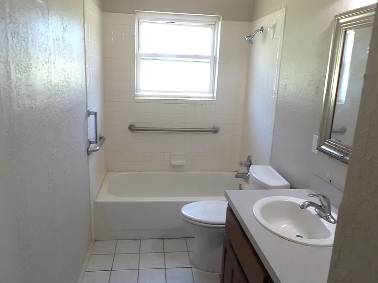 5322 NW Elm Ave — Photo 7