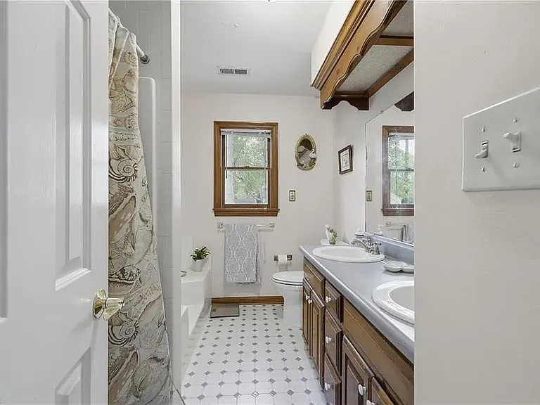 708 Marston Dr — Photo 14