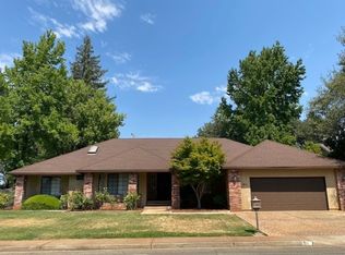911 Sunriver Ln, Redding, CA 96001