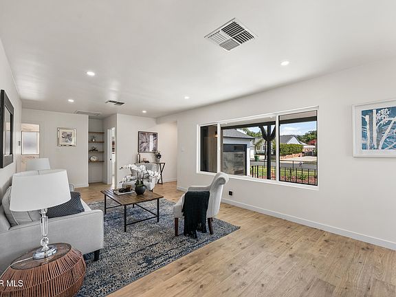 5th image of 9753 Mercedes Ave