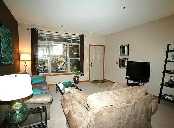4th image of 3053 W Drexel Ave Unit 111