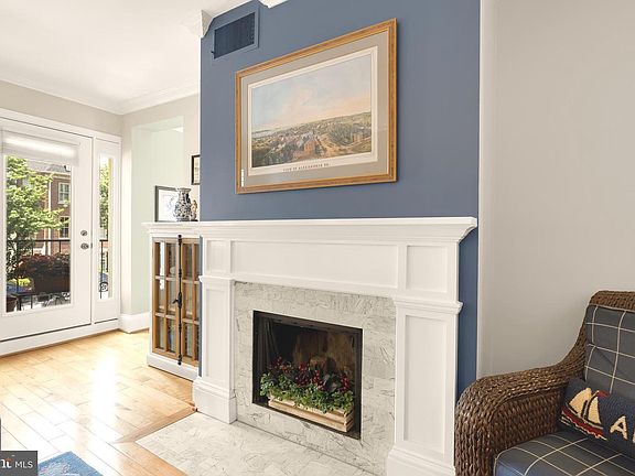 3rd image of 1115 N Pitt St APT 2B