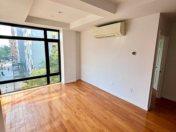 2nd image of 1980 Amsterdam Ave #3C