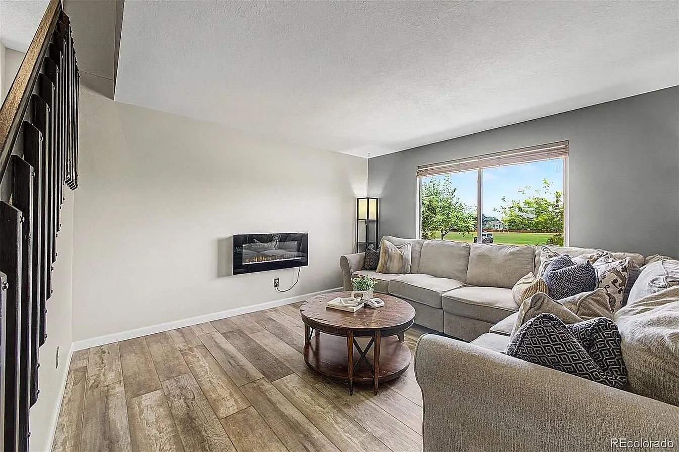 5 bed, 2763 sqft, $850 — Photo 2
