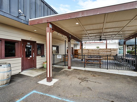 4th image of 430 W Main St