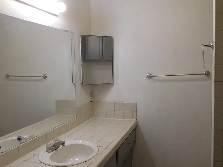 8020 Crestline Ter — Photo 12