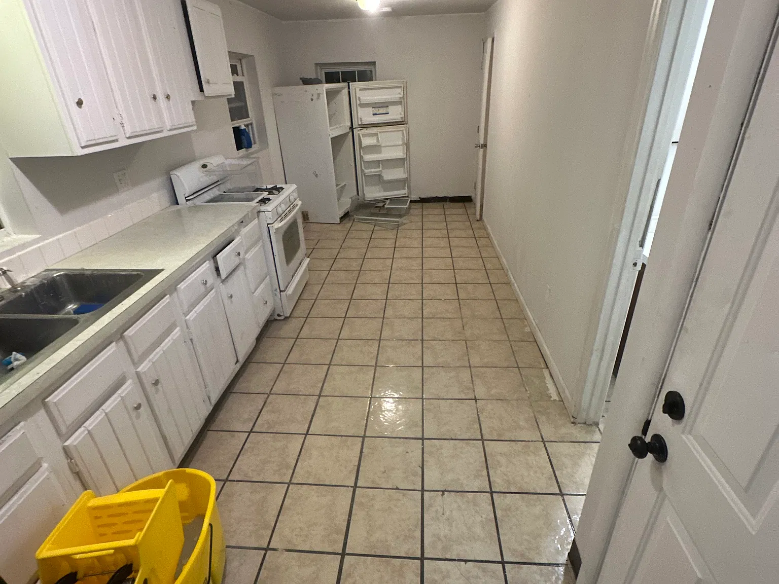 2 bed, 1000 sqft, $1,000 — Photo 4