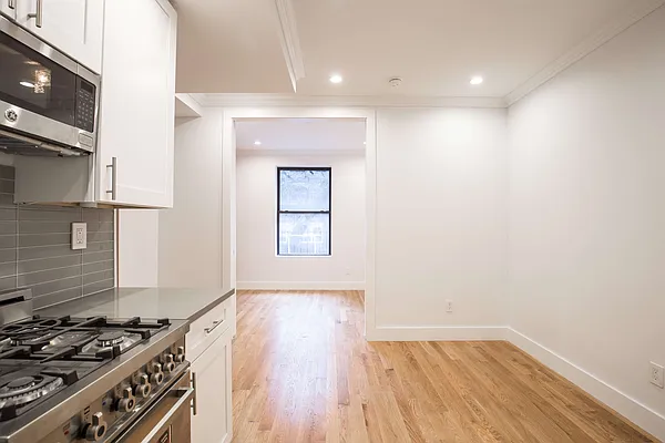 Rented by Nooklyn NYC LLC | media 11