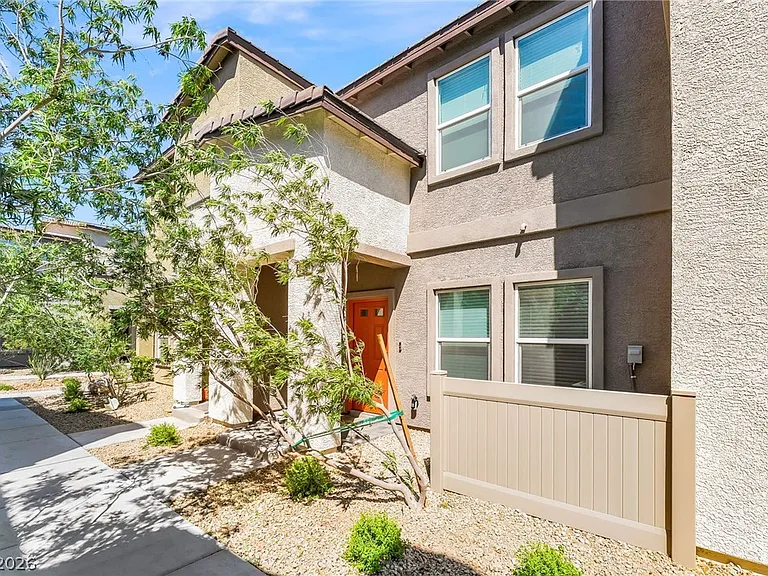 7483 Coastal Ledge St — Photo 1