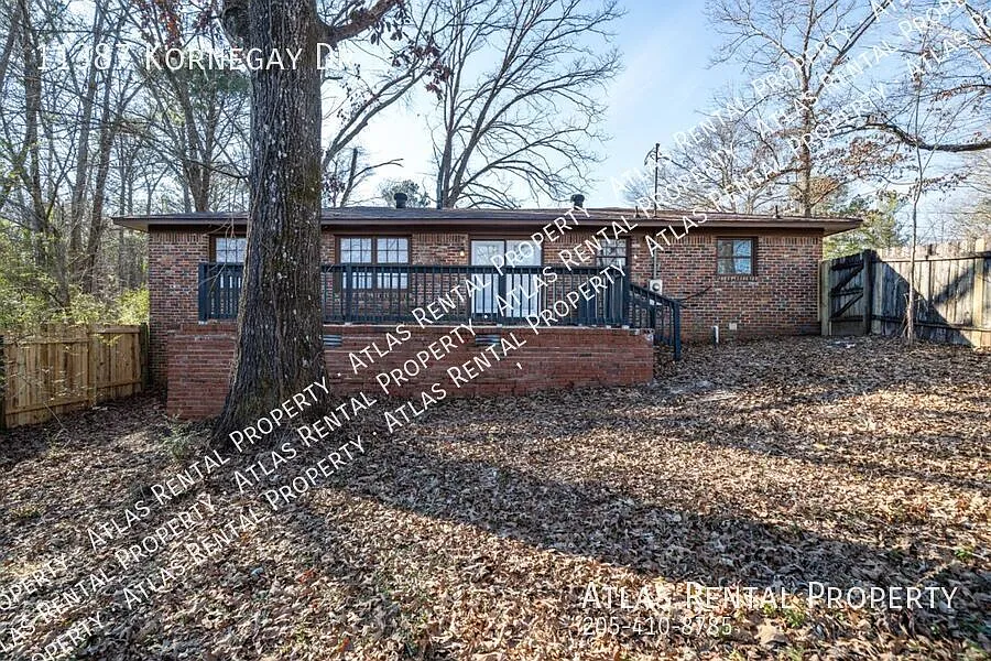 Brick Beauty in McCalla Fenced Yard, Big Kitchen, & Gorgeous Updates! — Photo 4
