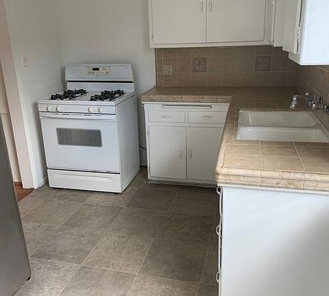 2nd image of 1134 S Sherbourne Dr APT 4