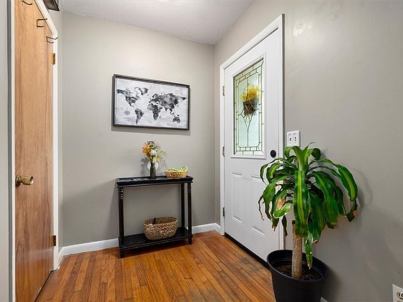 5th image of 1501 Bedford St
