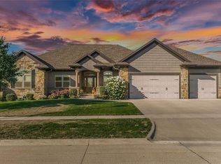 992 Prescott Ln, Marion, IA 52302
