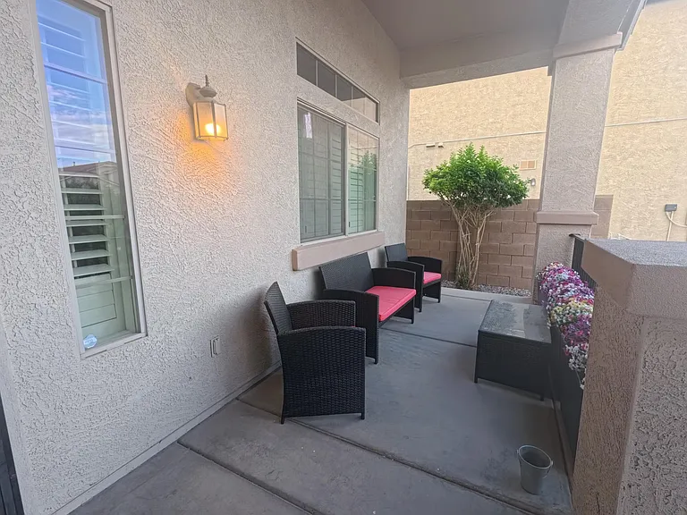 16624 W Saguaro Ln — Photo 4
