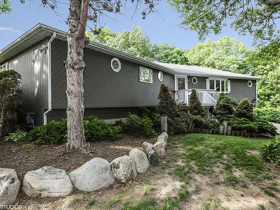 3rd image of 25844 W Hilltop Dr