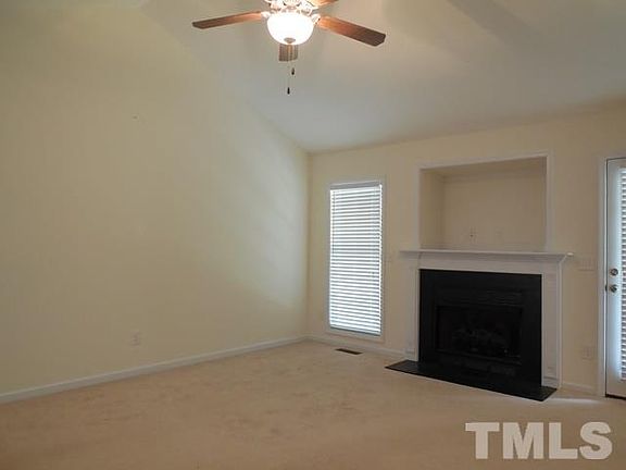 5th image of 491 Omaha Dr