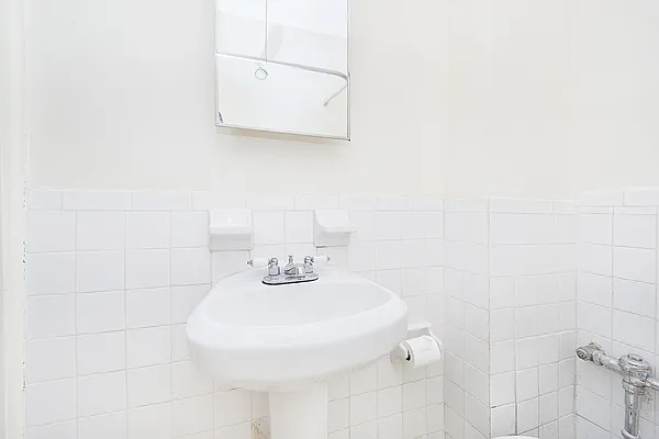 Rented by Compass | media 24