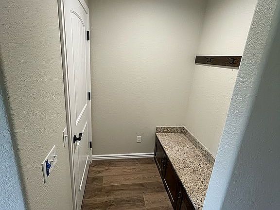 Entrance nook from garage