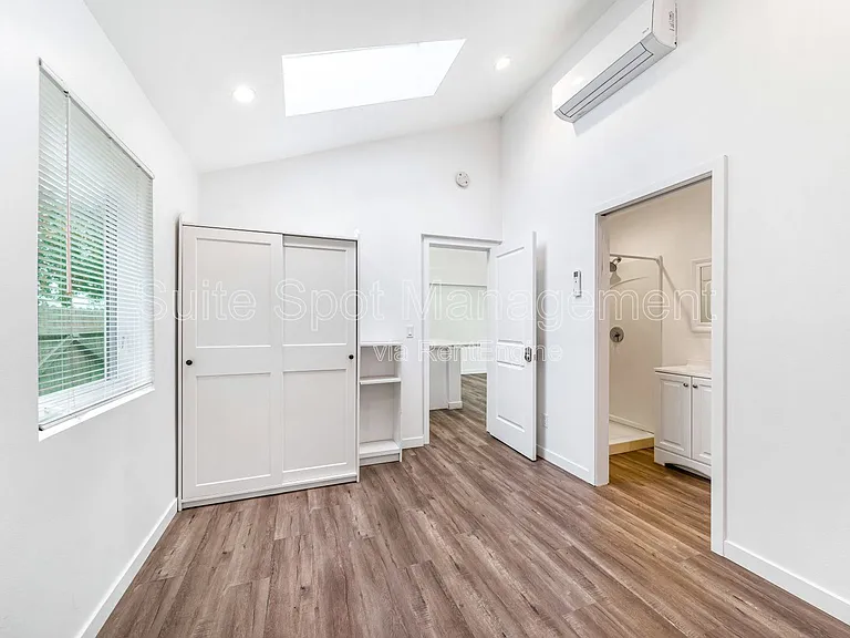 420 N Batavia St #422 — Photo 7