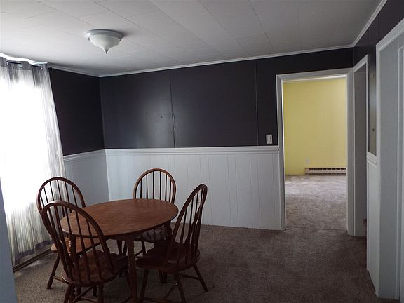 5th image of 249 Schoolcraft Ave