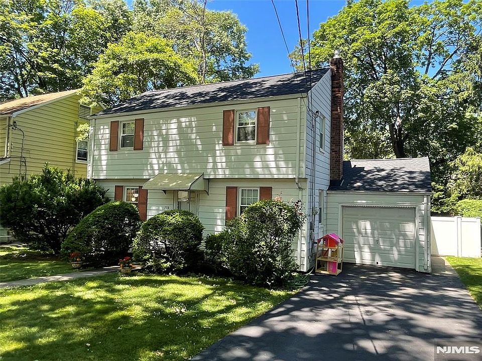 1st image of 772 Stelton St