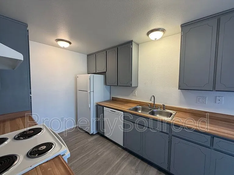 1944 Hickock Ct — Photo 14