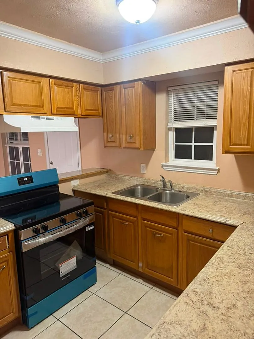 4 bed, 1481 sqft, $2,100 — Photo 4