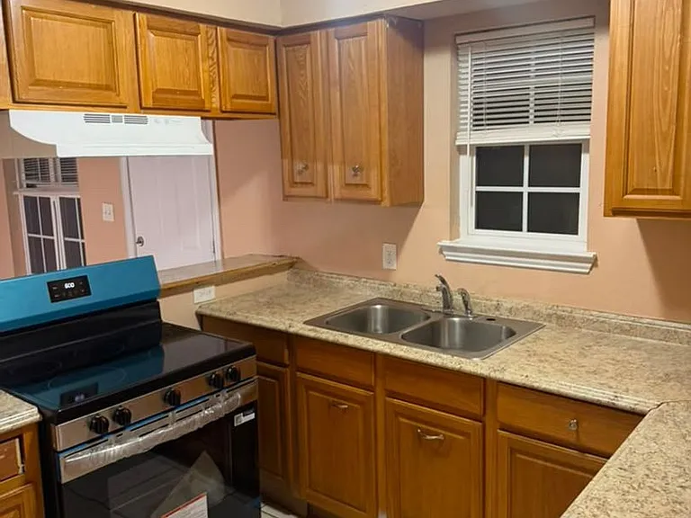 317 Pecan St — Photo 4