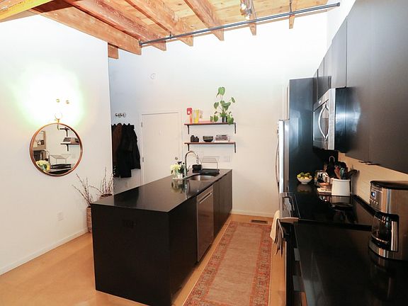 4th image of 1409 Germantown Ave #4P