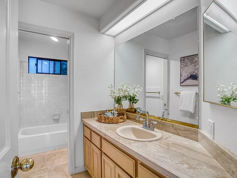 18 Foothill Pl — Photo 17