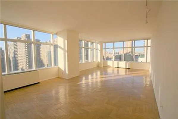 Sold by Maxwell Jacobs | media 7